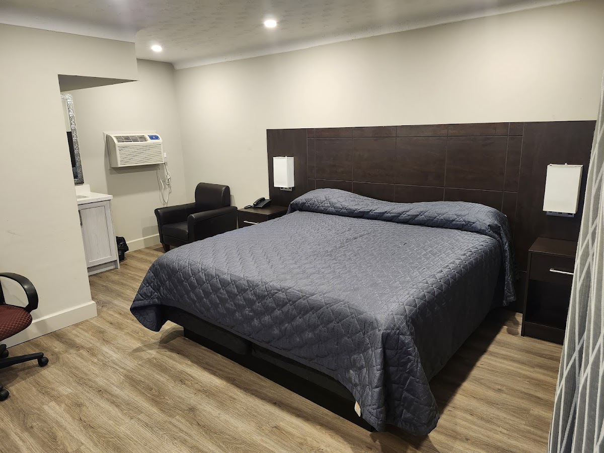 Fairway Inn & Suites